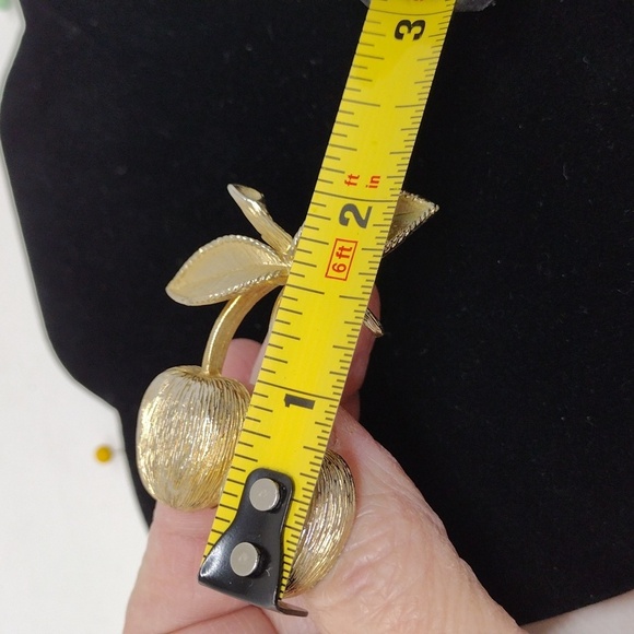 Vintage 1960's Sarah Coventry Golden Cherries Brooch Pin - Picture 6 of 7